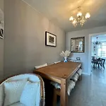 House * 翁弗勒尔