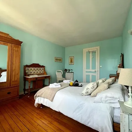 House * 翁弗勒尔