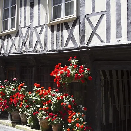 House * 翁弗勒尔